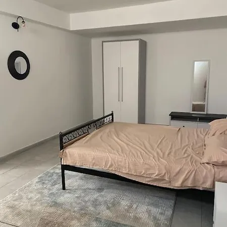 فيلة Vacation In Piqeras